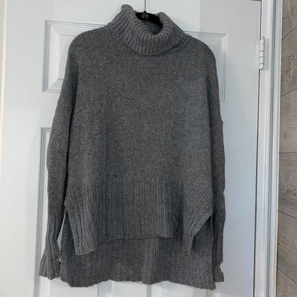 aerie Sweaters - OFFLINE by Aerie size medium sweater